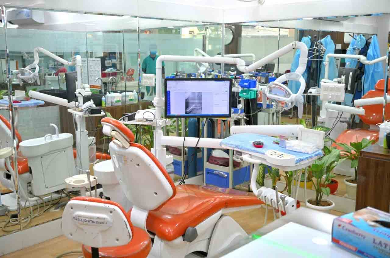 Modern dental operatory with advanced equipment at Muskaan Dentals
